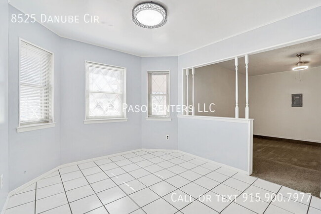 Foto del edificio - 8525 Danube Cir