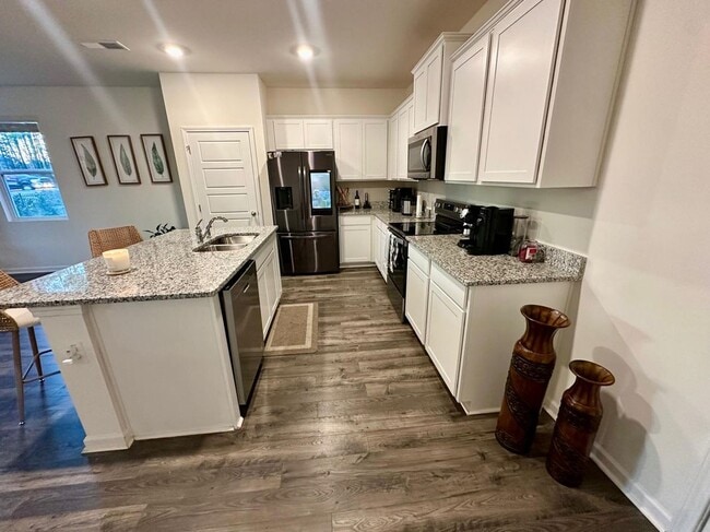 Building Photo - 608 Gray Br Ct