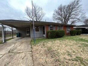 Building Photo - 1455 Staunton Dr