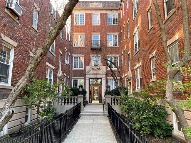 Building Photo - 285 Harvard St