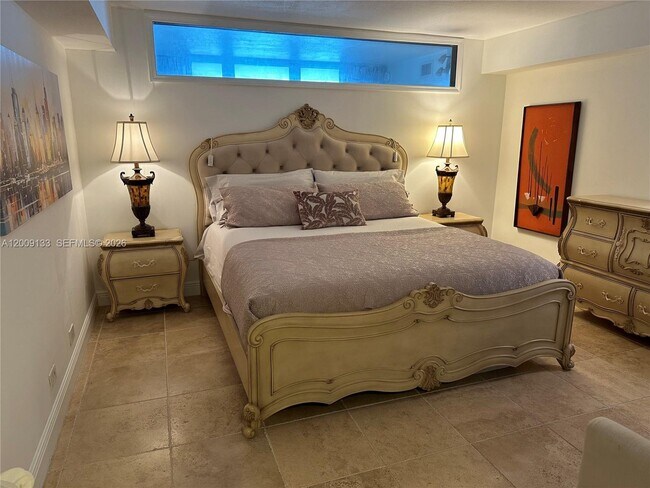 Foto del edificio - 6039 Collins Ave