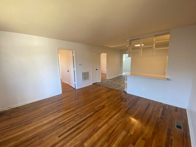 Foto del edificio - 1104 Greenland Ave
