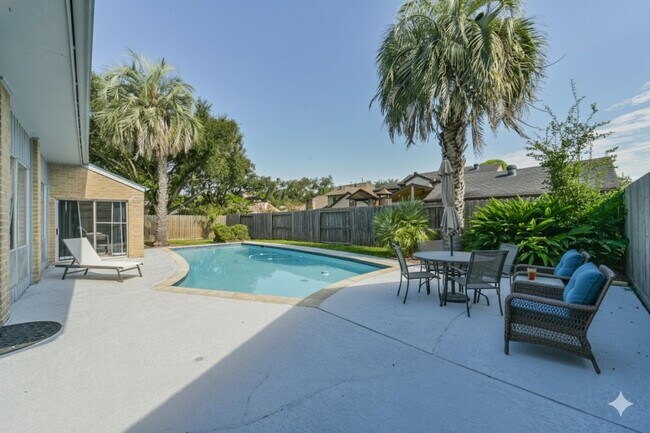 Foto del edificio - 11826 Cedar Pass Dr