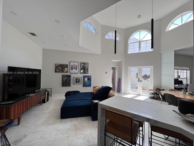 Building Photo - 3070 Allamanda St