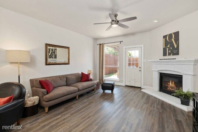 Building Photo - 3 br, 2 bath House - 3740 Summersville Ln