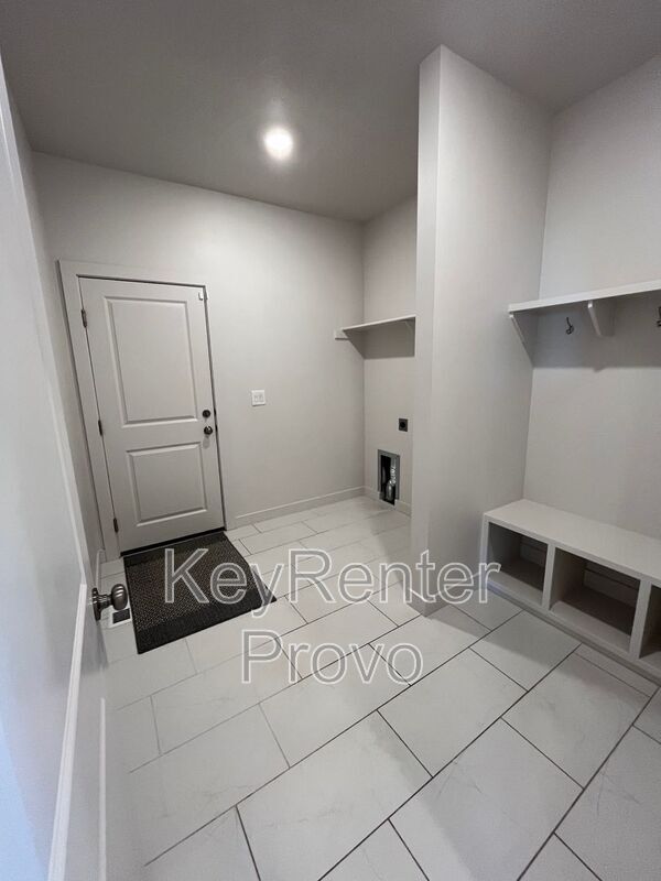 Foto del edificio - 146 Thistle Dr