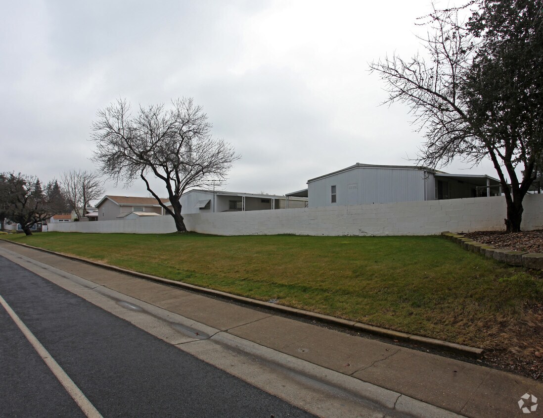 Building Photo - Colonial Estates Mobile Home Park