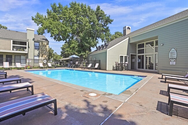 Building Photo - Raintree Apartments