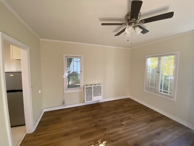 Foto del edificio - 630 3/4-634 N Plymouth Blvd