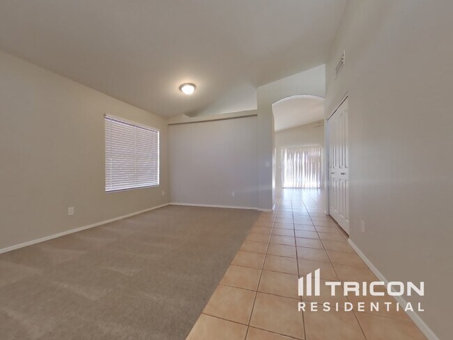 Foto del edificio - 12209 W Edgemont Ave
