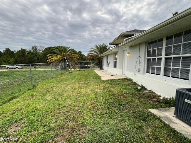 Foto del edificio - 1543 Hightower Ave S