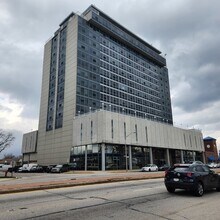 Building Photo - 7234 W North Ave