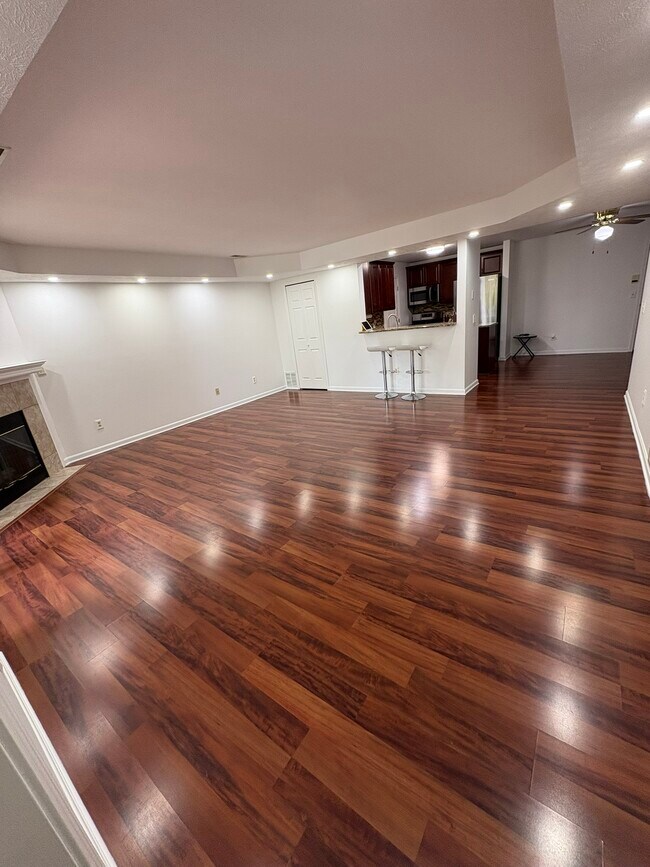 Living Room - 8615 Scenicview Dr