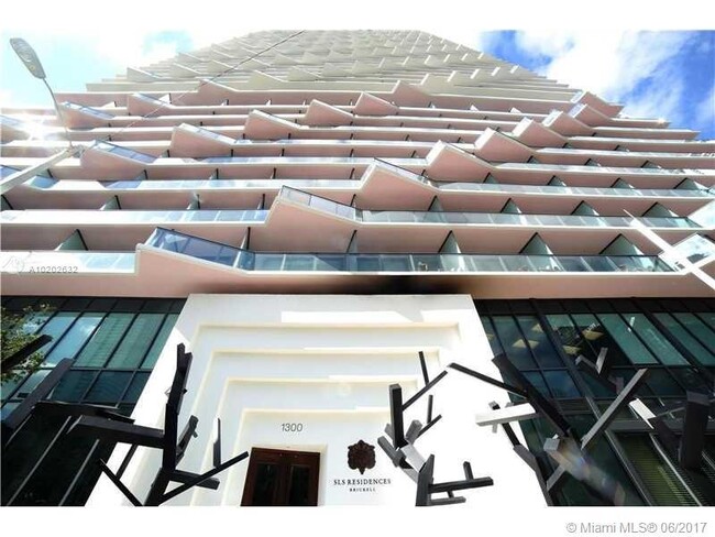 Foto del edificio - 1300 S Miami Ave