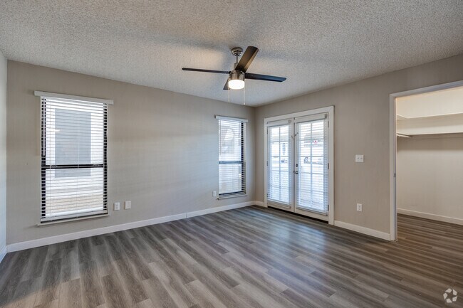 2 HAB, 2 BA - 1,200 ft² - Indigo on Sunset