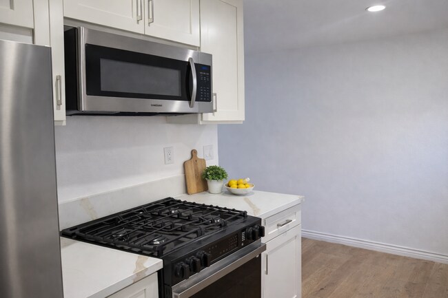 Kitchen - 820 Geneva Ave