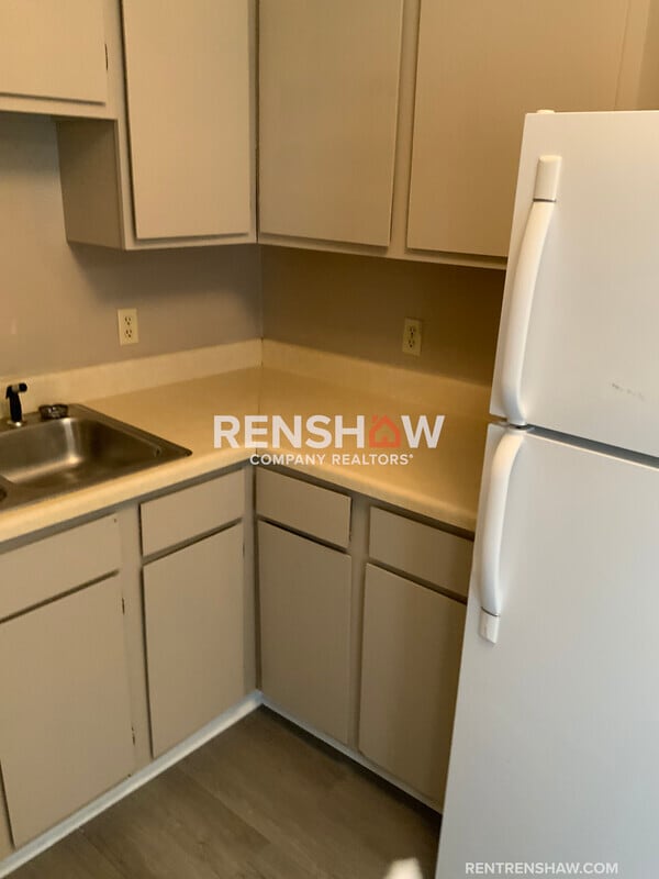 Building Photo - 142 Harrison Rd