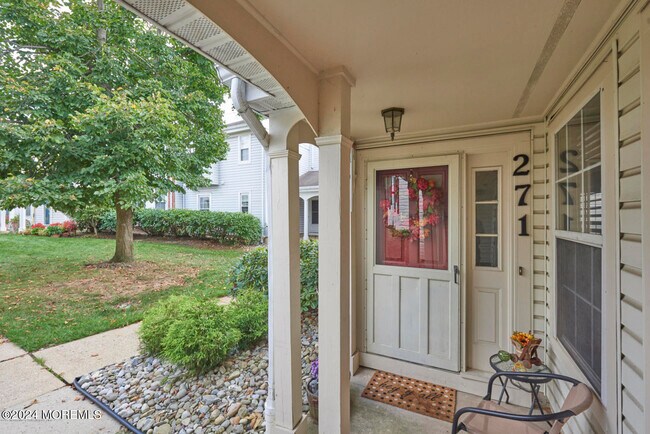 Building Photo - 271 Tulip Ln