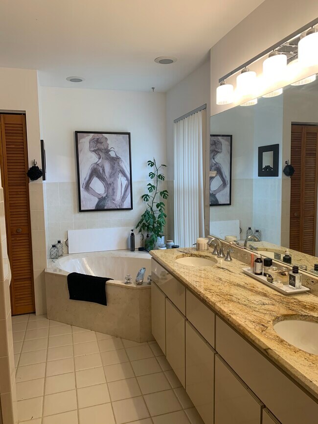 Master Bath - 17707 121st Ter N