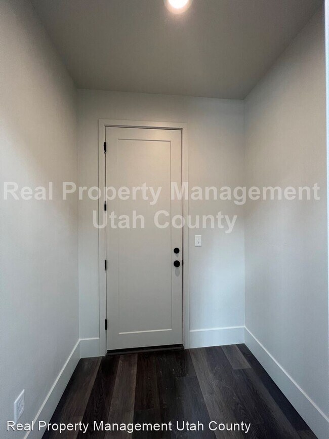 Building Photo - 3 br, 2.5 bath House - 181 S 250 E Unit B