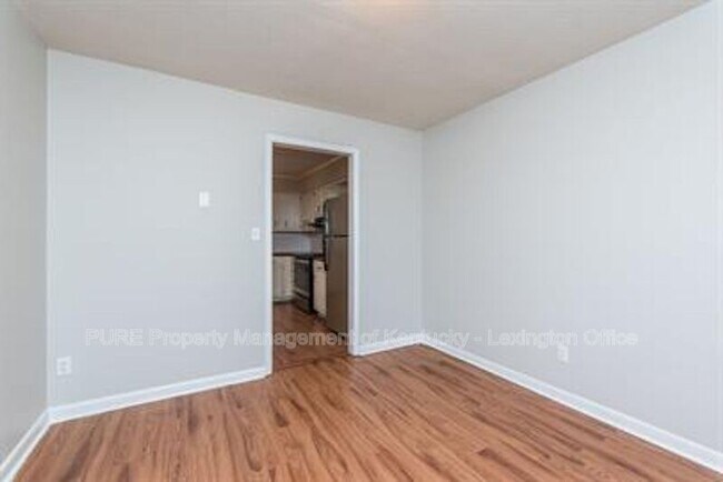 Foto del edificio - 1194 Trent Blvd