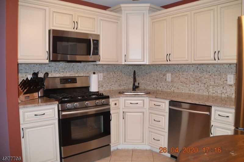 Primary Photo - 2158 Jordan Ct
