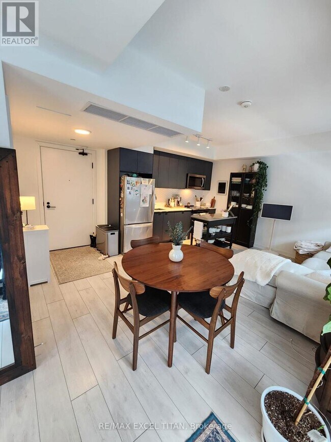 Photo du bâtiment - 1612 Charles St