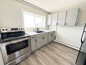 Building Photo - 673 Greystone Terrace