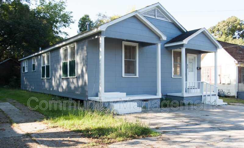 Primary Photo - 195 Ellwood St