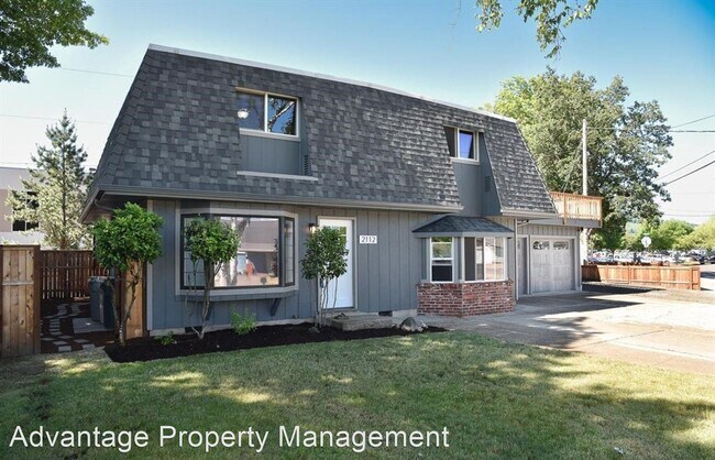 Foto del edificio - 3 br, 1.5 bath House - 2112 Applegate Street