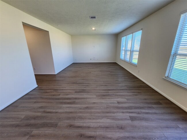 Building Photo - 1530 Grand Olympia Dr