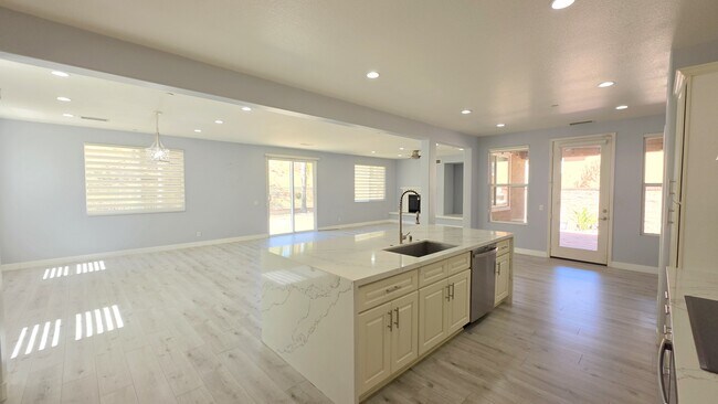 Building Photo - 5140 Buckwheat St