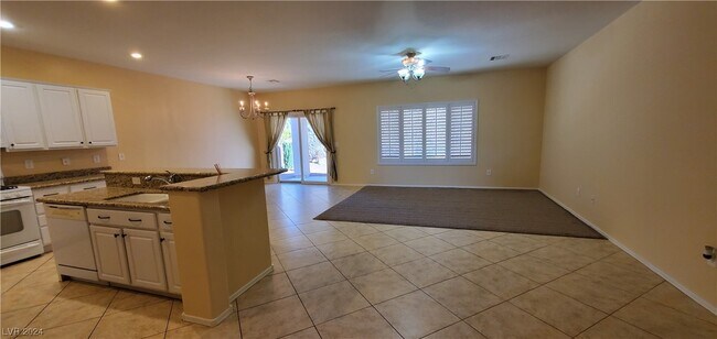 Building Photo - 2158 Sawtooth Mountain Dr
