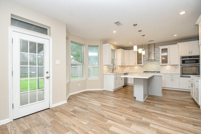 Foto del edificio - 215 Windrift Ct