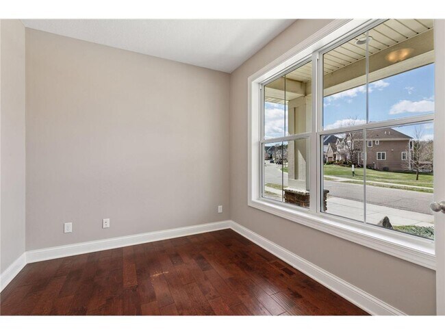 Foto del edificio - 16588 E Lake Dr