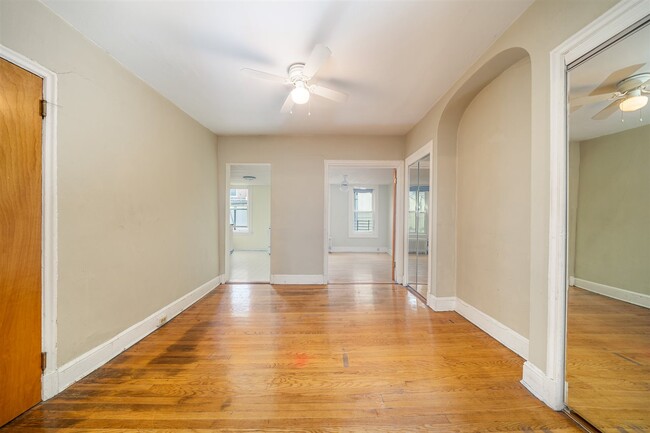 Building Photo - 303 Bloomfield St