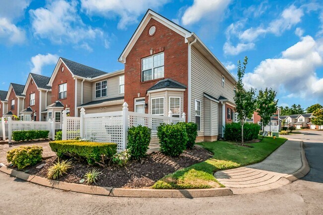 Foto del edificio - 426 Compton Ln