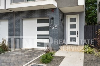 Building Photo - 425 G St