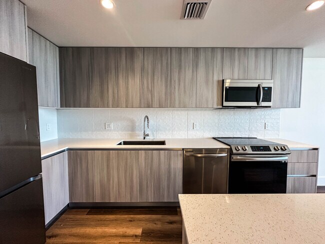 Building Photo - 2700 SW 29th Ave