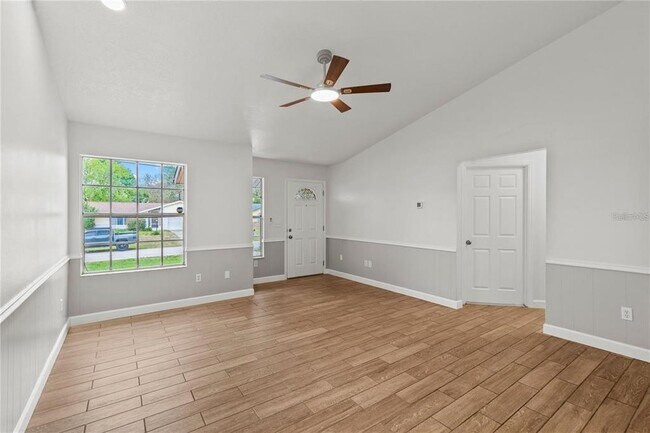Building Photo - 1811 Oakgrove Ave
