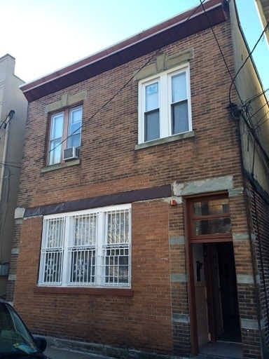 Primary Photo - 123 68th St
