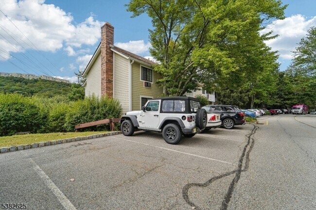 Foto del edificio - 19 Foxwood Dr