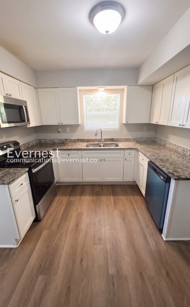 Foto del edificio - 6437 Maddox Rd