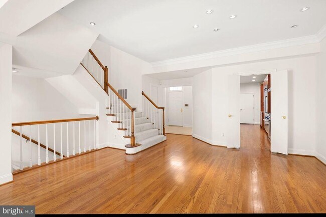 Building Photo - 4004 Highwood Ct NW