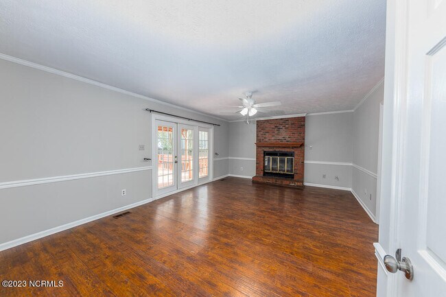 Building Photo - 145 Stonebridge Trail