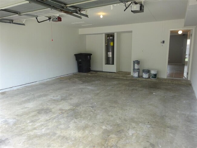 Building Photo - 8302 Lone Quail Dr