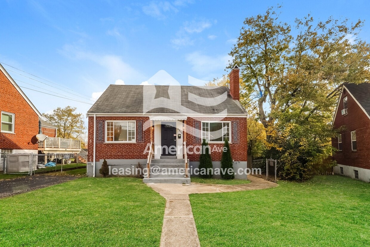 Primary Photo - 8250 Royal Heights Dr