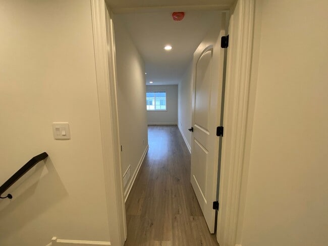 Building Photo - 2476 Cedarwood Ln