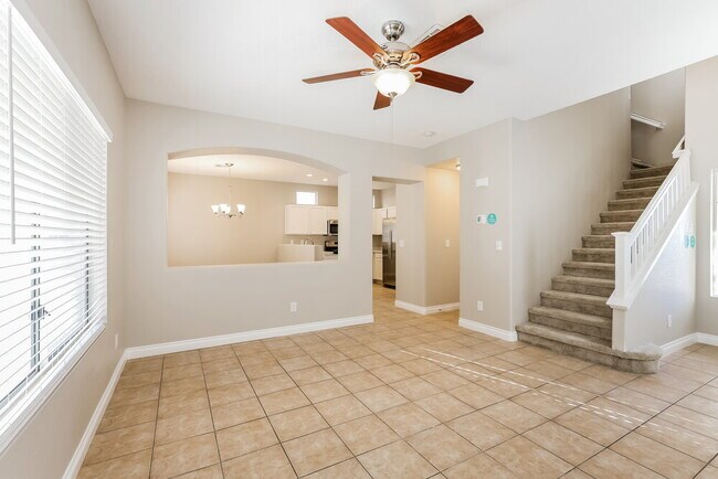 Foto del edificio - 5016 Running Rapids Ave