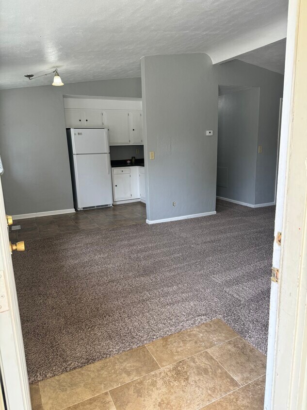 Primary Photo - 2750 E Phylbeck Ave